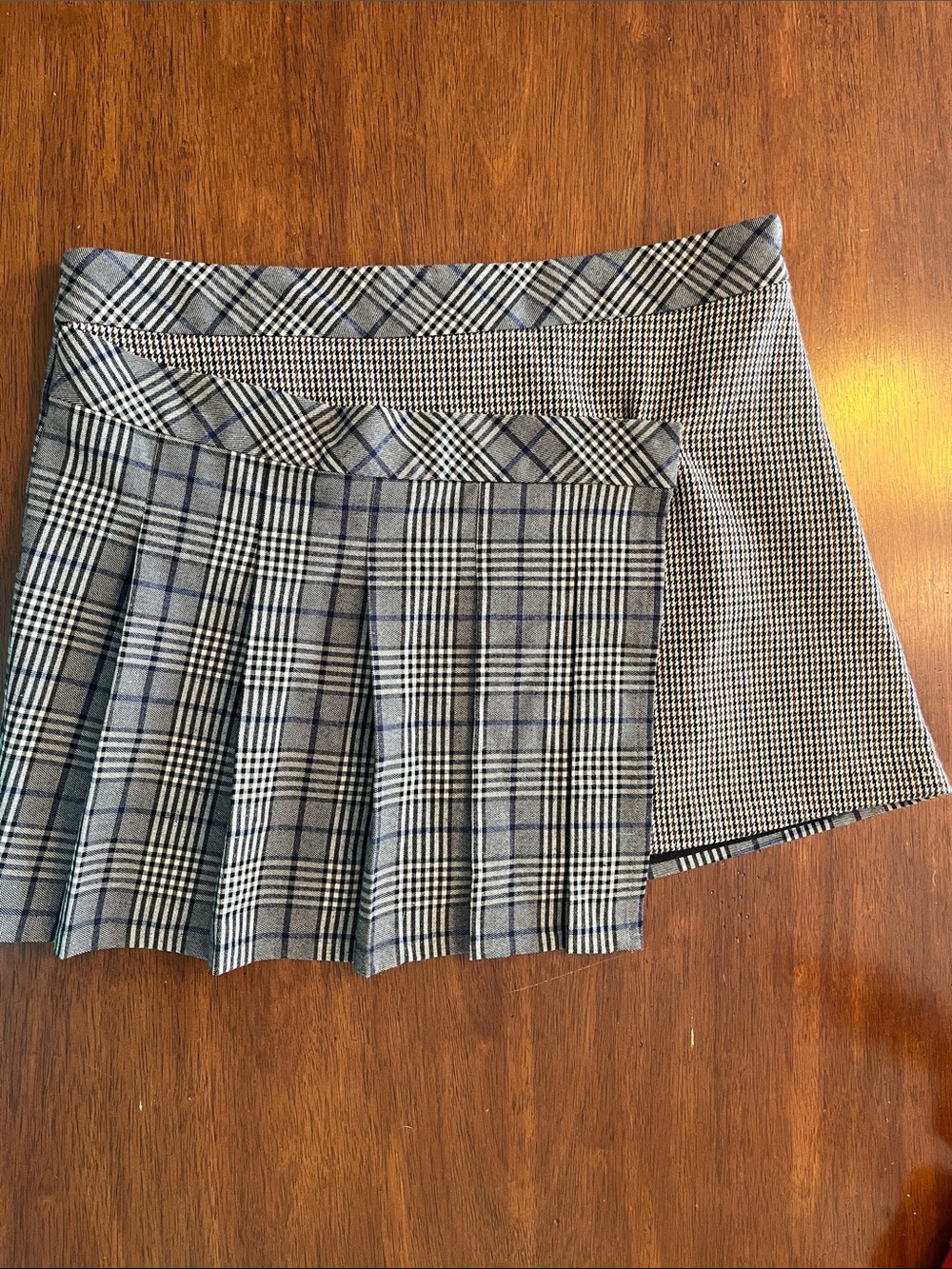 Plaid asymetrical grey brown Steve Madden mini skirt